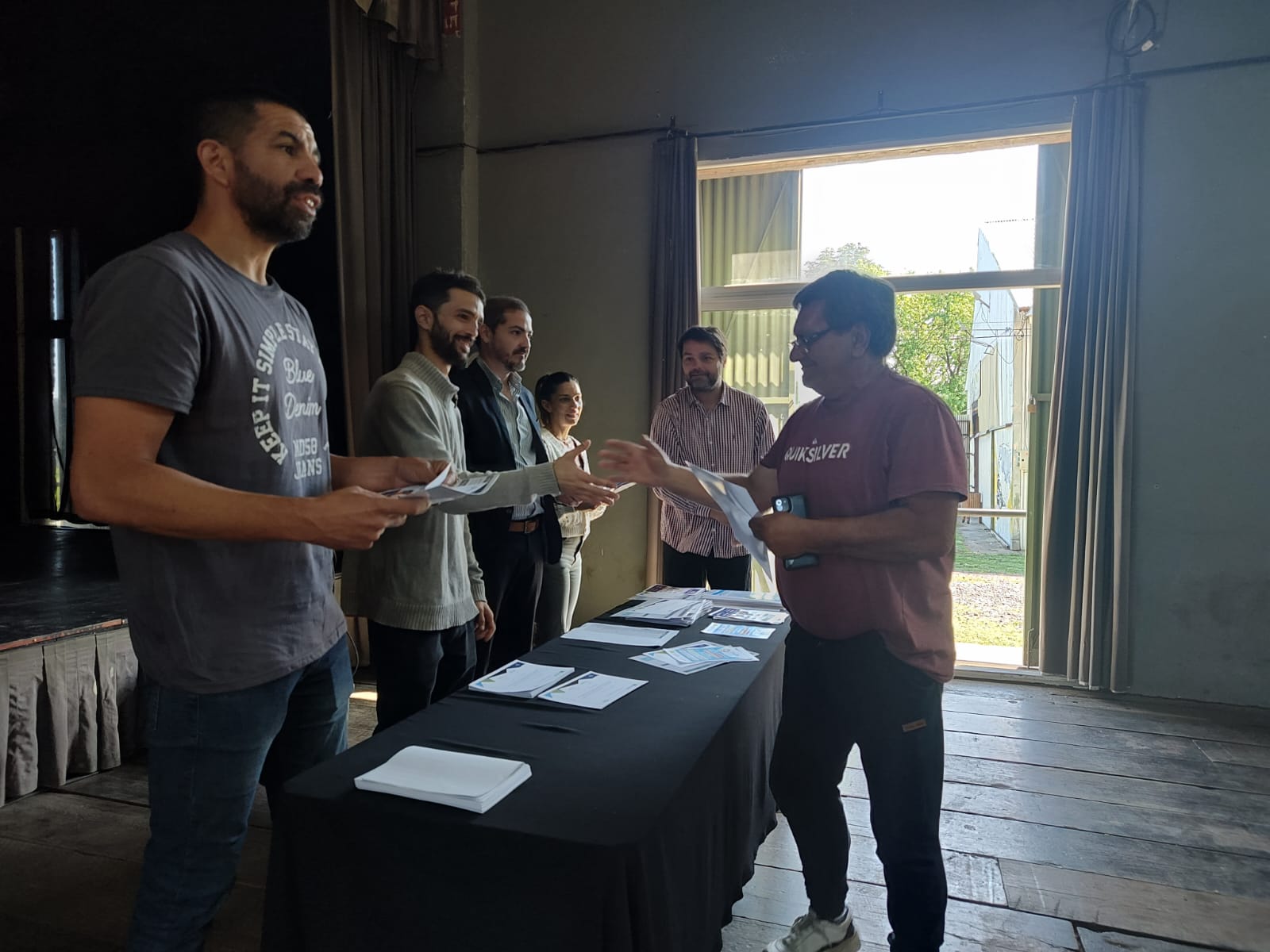 Capacitan a remiseros y taxistas en políticas de género