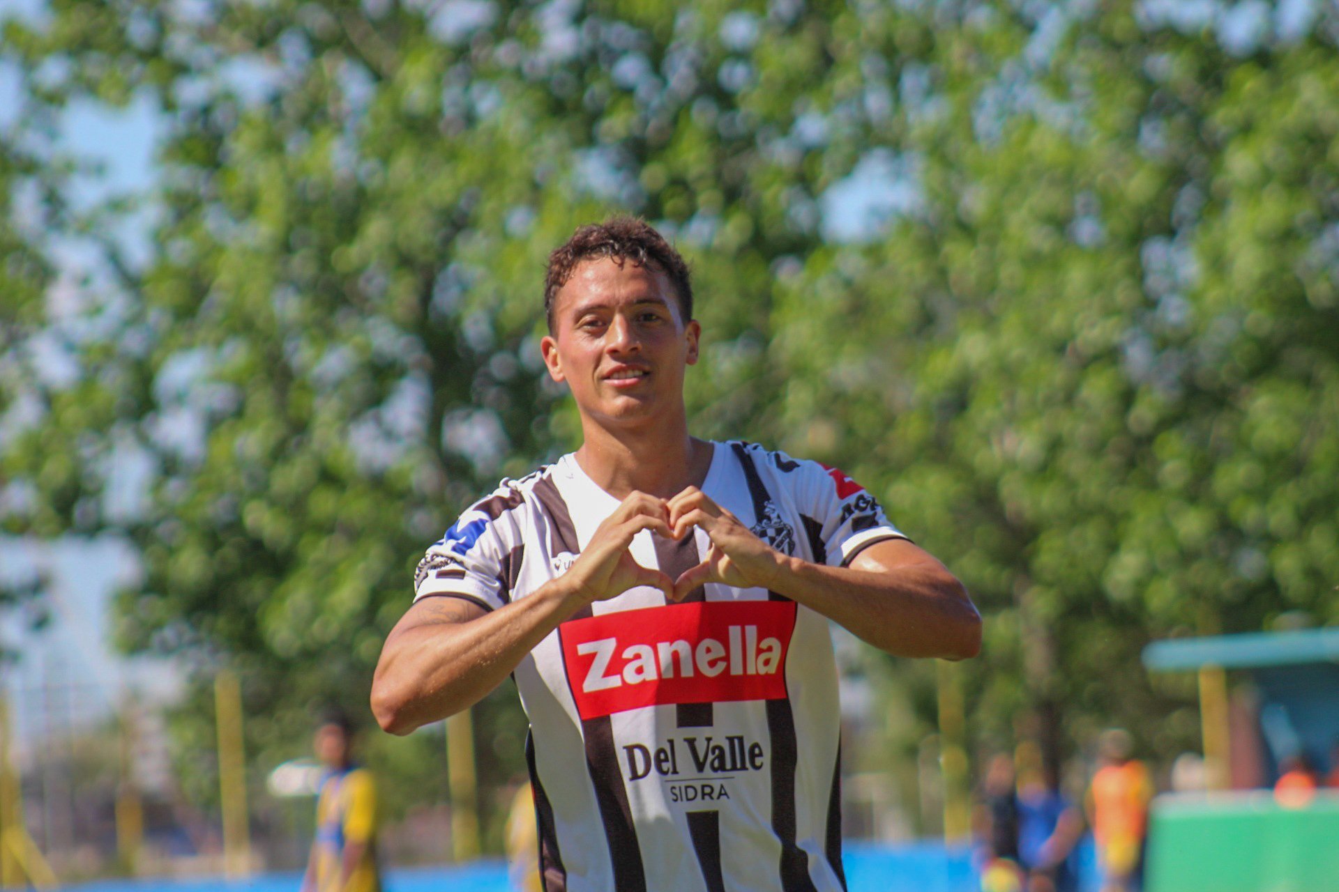 Club Mercedes empató ante Puerto Nuevo