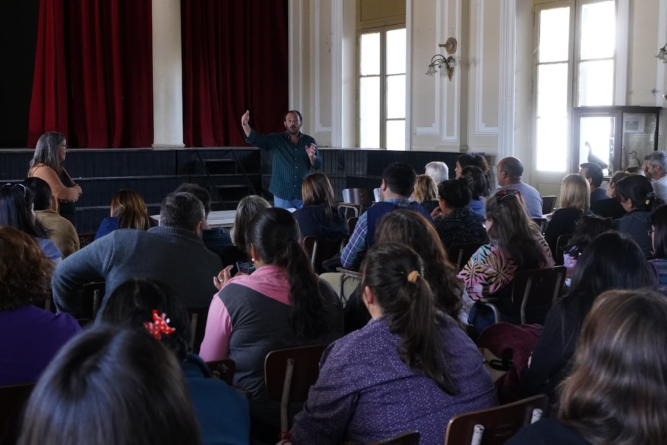 Compromiso y solidaridad: la comunidad educativa y el municipio se unen para mejorar las escuelas
