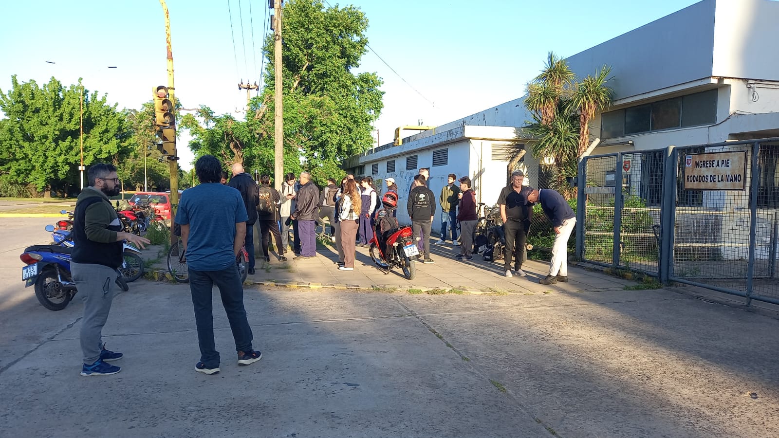 Crisis Milei: no dejan entrar a trabajadores en la Flugel (Ex Dupont)