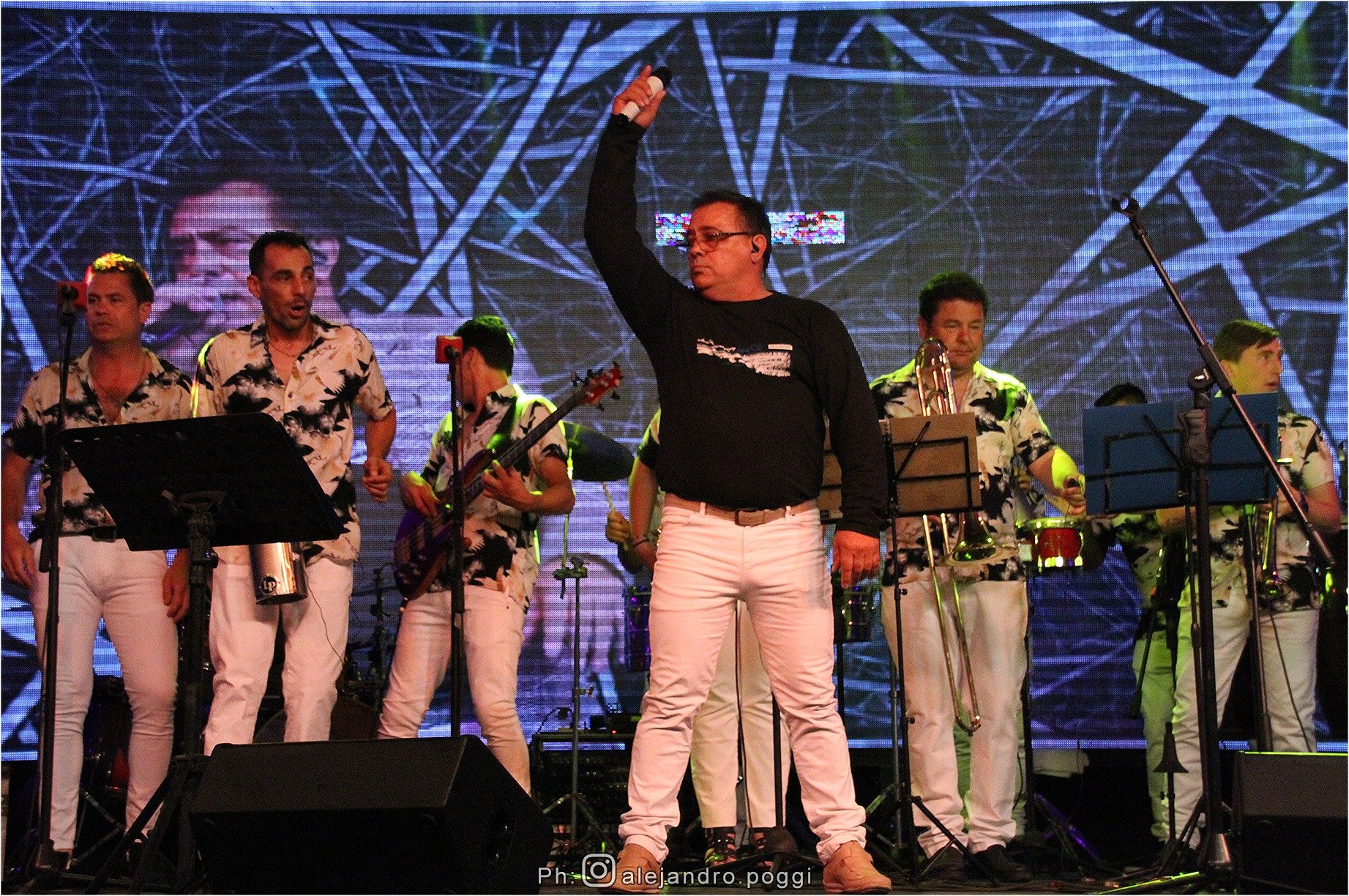 Kino “El cantante” actuará en Club Vélez