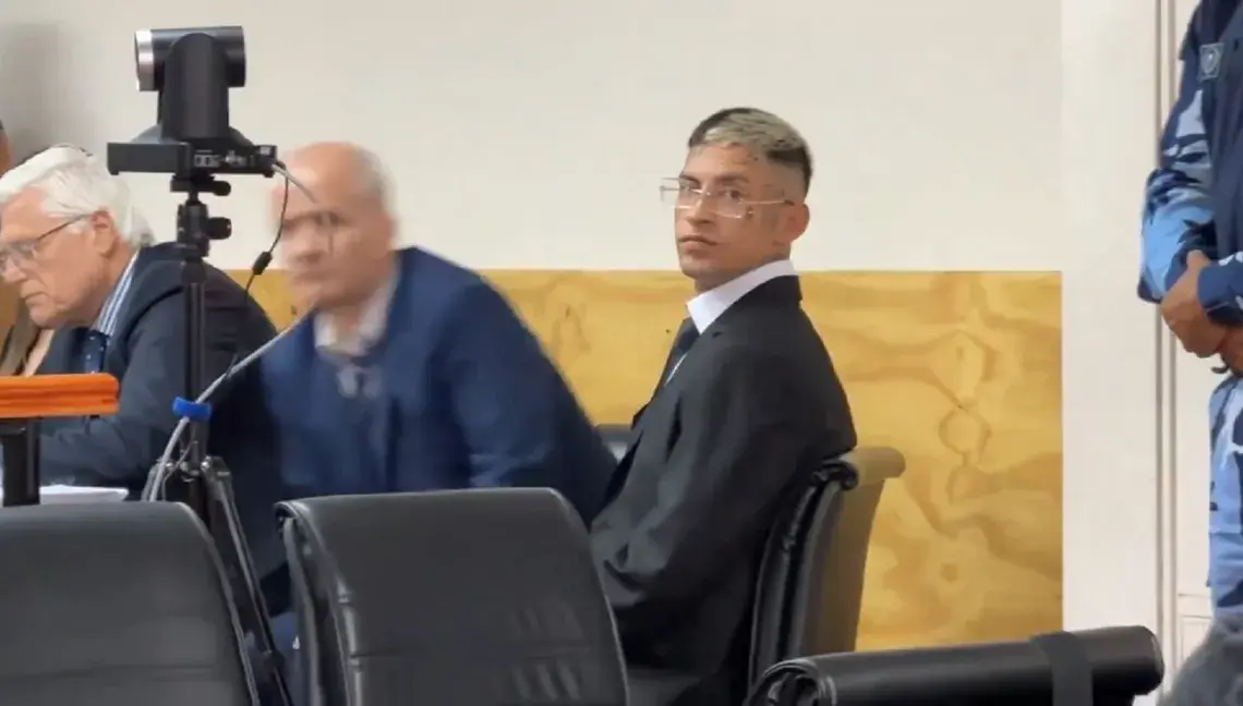 L-Gente se presentó en el primer día del juicio y negó acusaciones