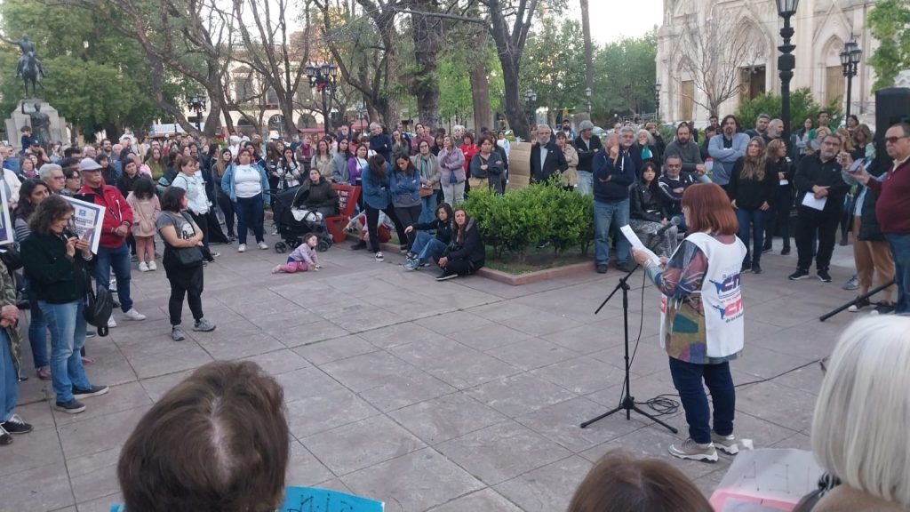 Marcha educativa en Mercedes