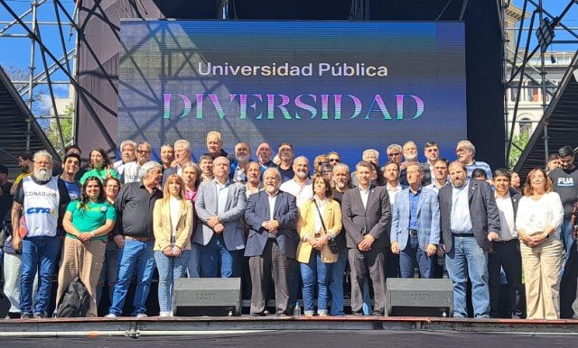 Rector Panessi en la Marcha: “El gobierno no dimensiona lo que es la Universidad para la sociedad argentina”