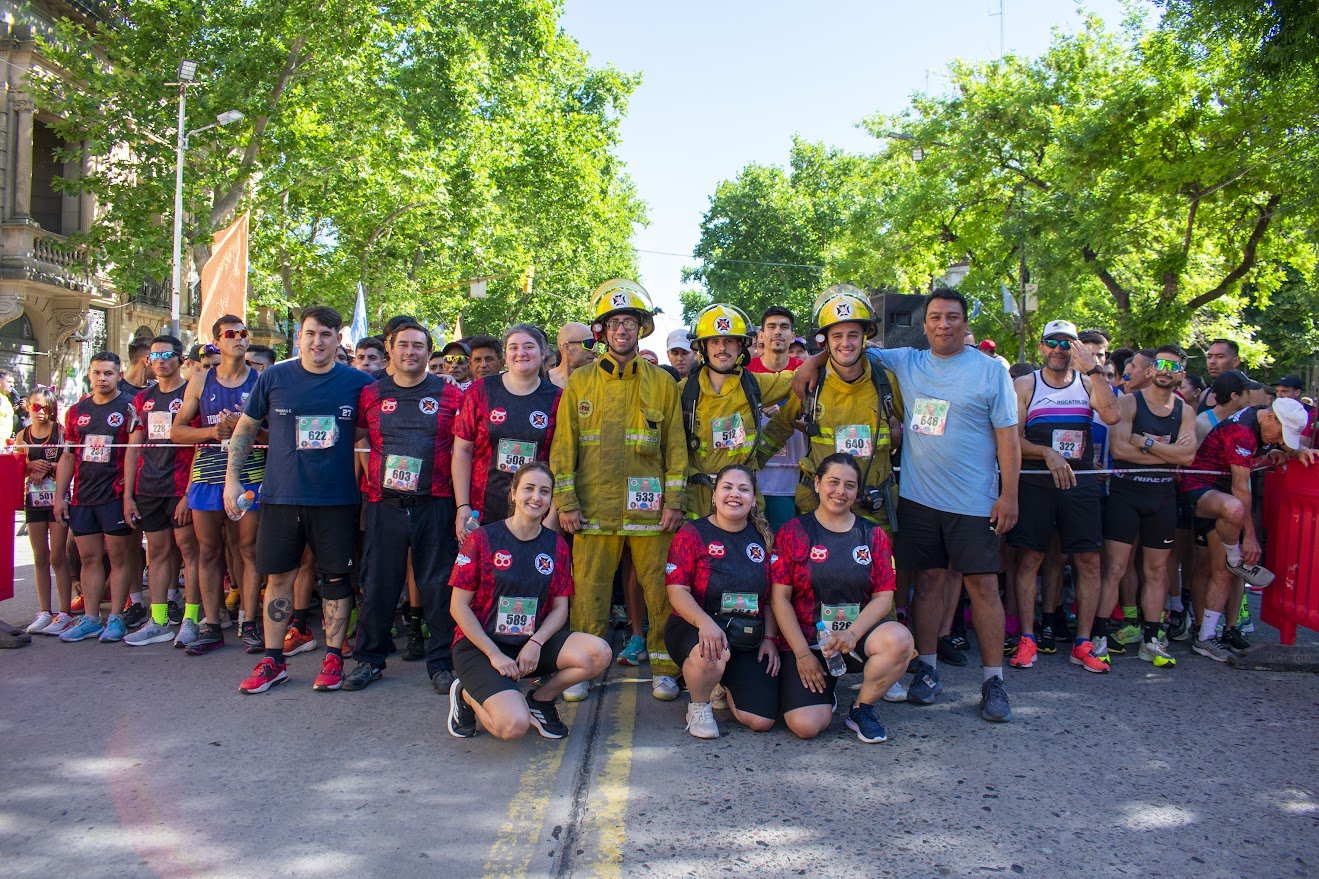 Multitudinaria maratón Todos por Bomberos”