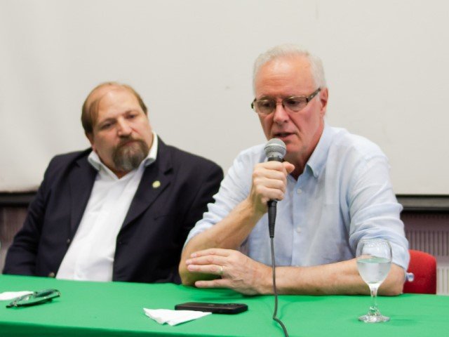 Gollán defendió en la UNLu una consulta popular para el financiamiento universitario