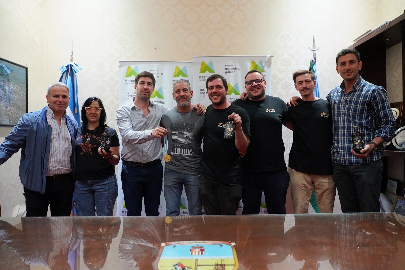 Encuentro con los productores premiados a nivel país de “Héctor Gin” de autor