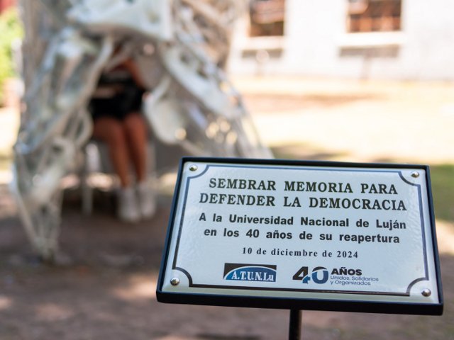 La UNLu inauguró la escultura “Memoria, Verdad y Justicia”