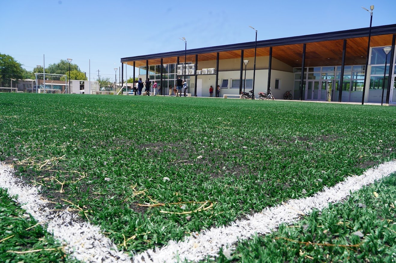 Próximo a finalizar enorme complejo comunitario en barrio Mutti 