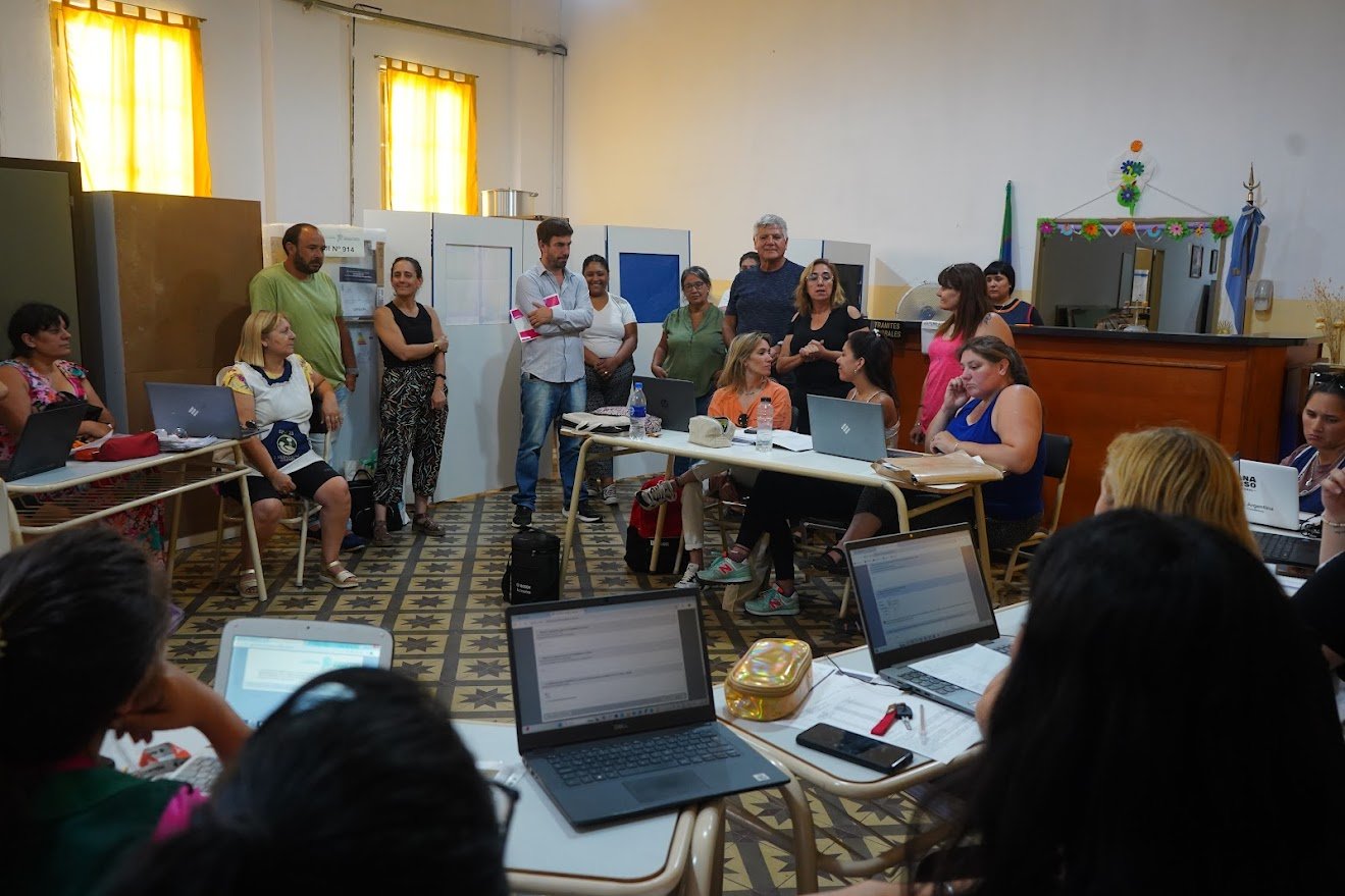 Encuentro con escuelas y más apoyo para este verano