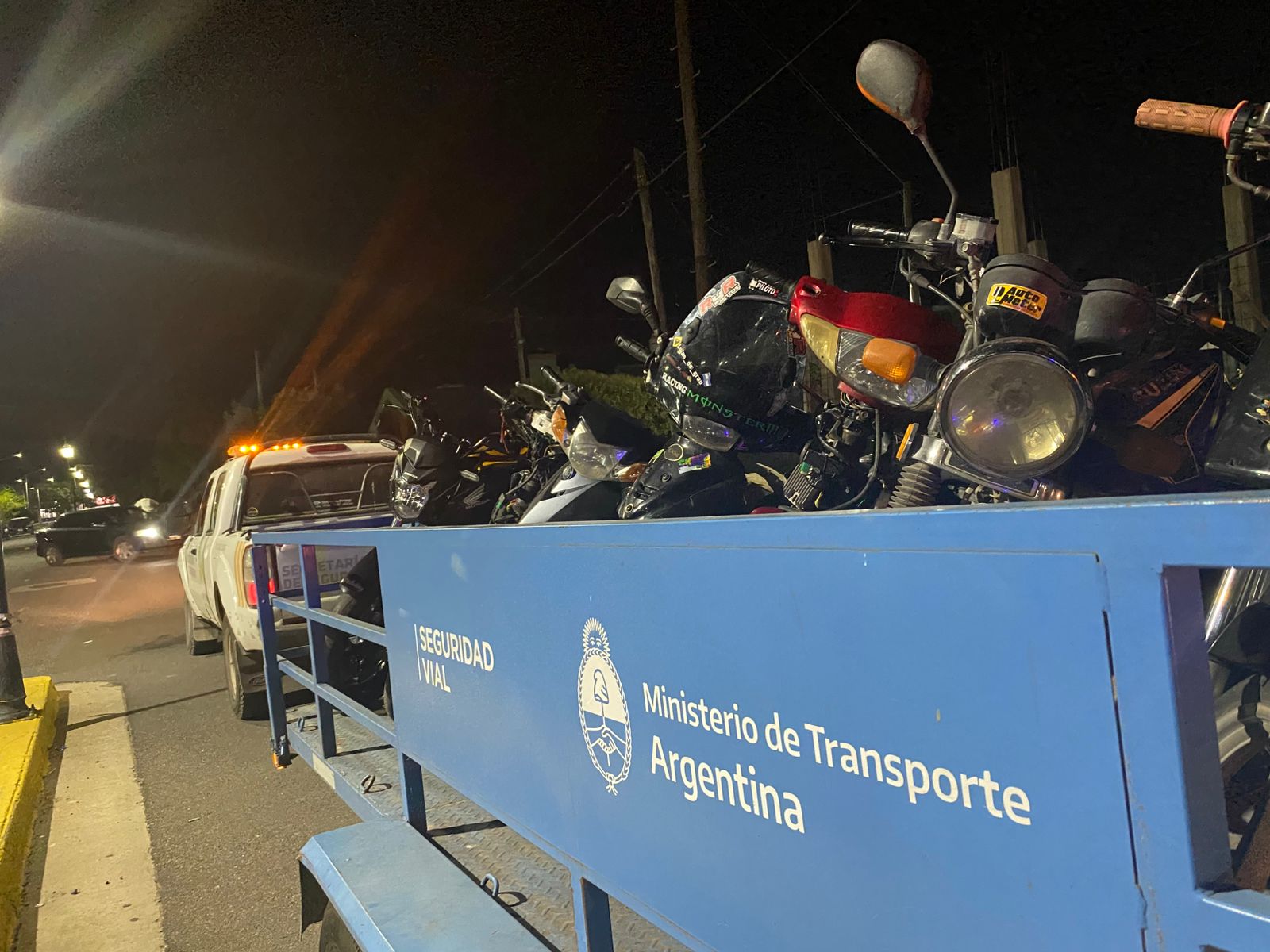 Operativo con secuestro de motos, un auto y retención por ruidos molestos