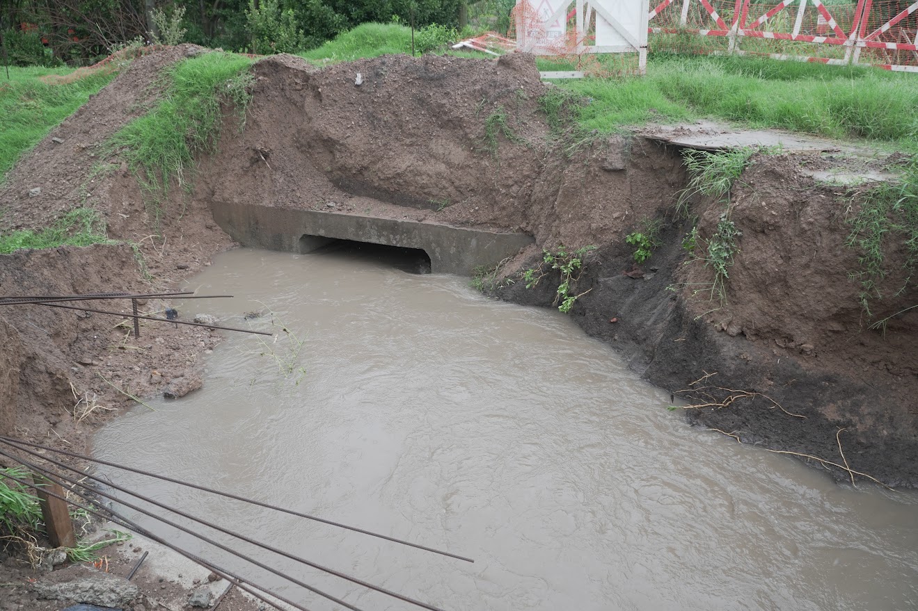 En pocas horas llovió lo que sería para todo febrero
