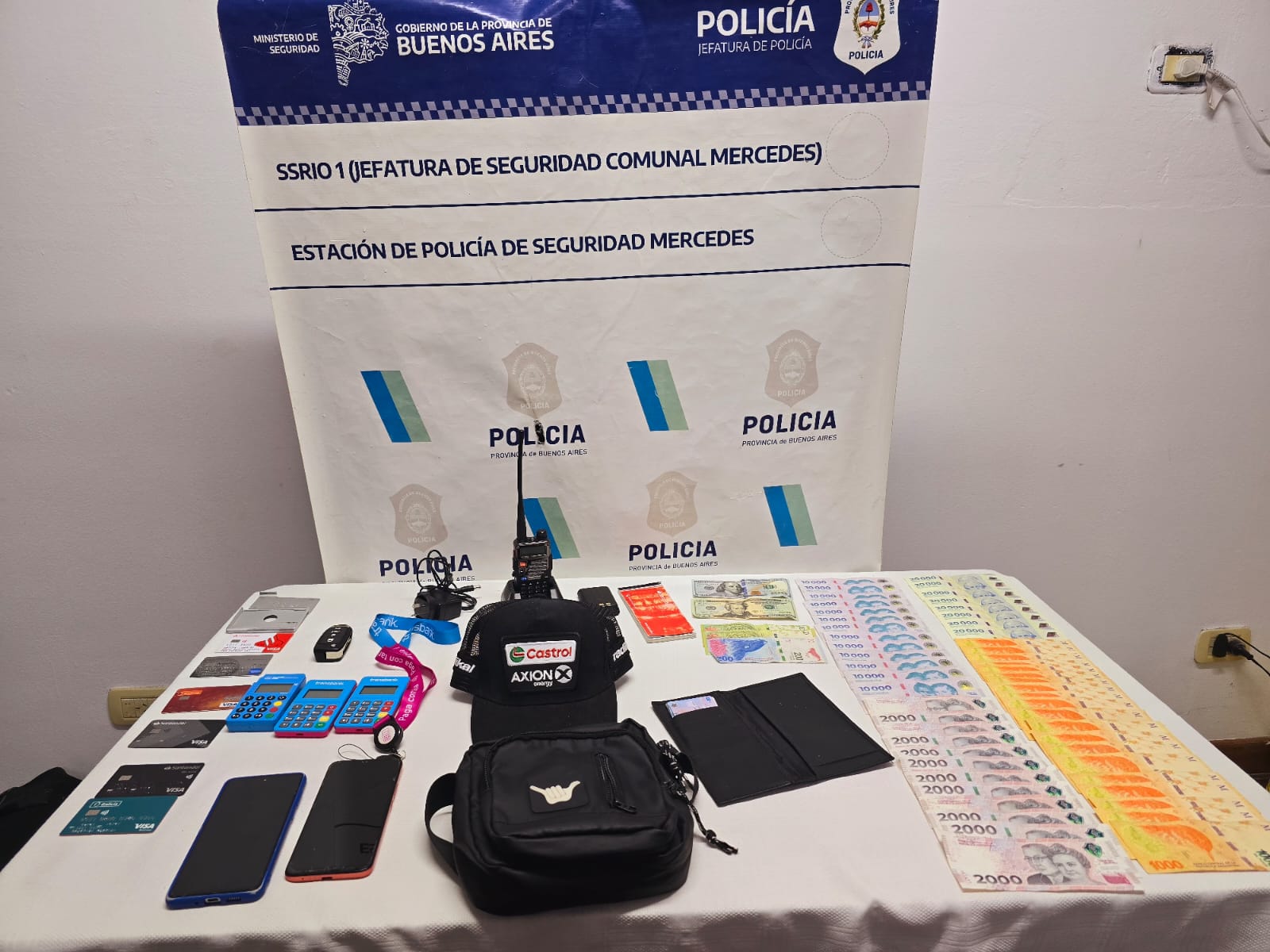 Detenido en Mercedes con inhibidor de automóviles