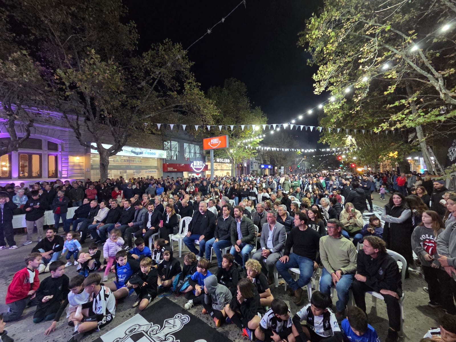 Gran fiesta en la celebración del 150 aniversario del Club Mercedes