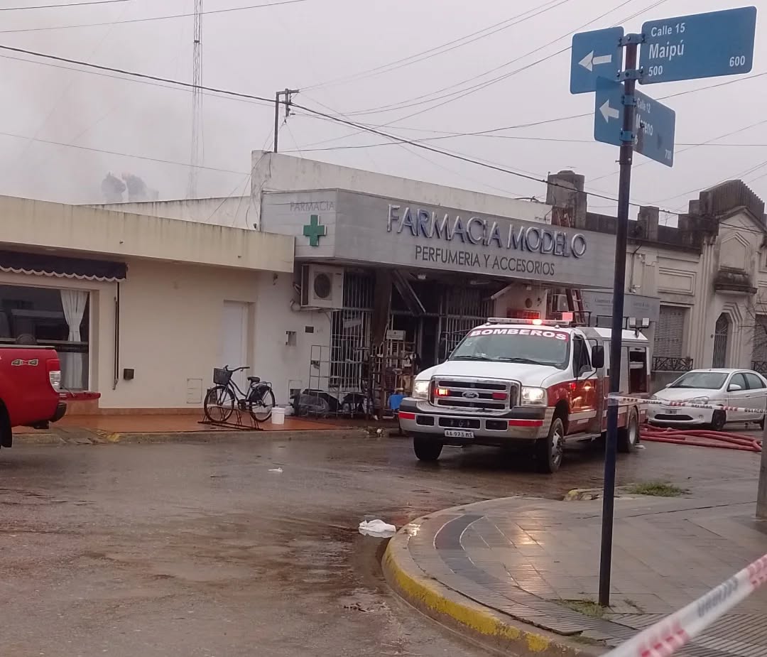 Giles: muere mujer y un herido tras trágico incendio en una farmacia
