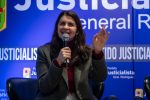 Presenta Mariel Fernández la revista "Reconquista" en Mercedes