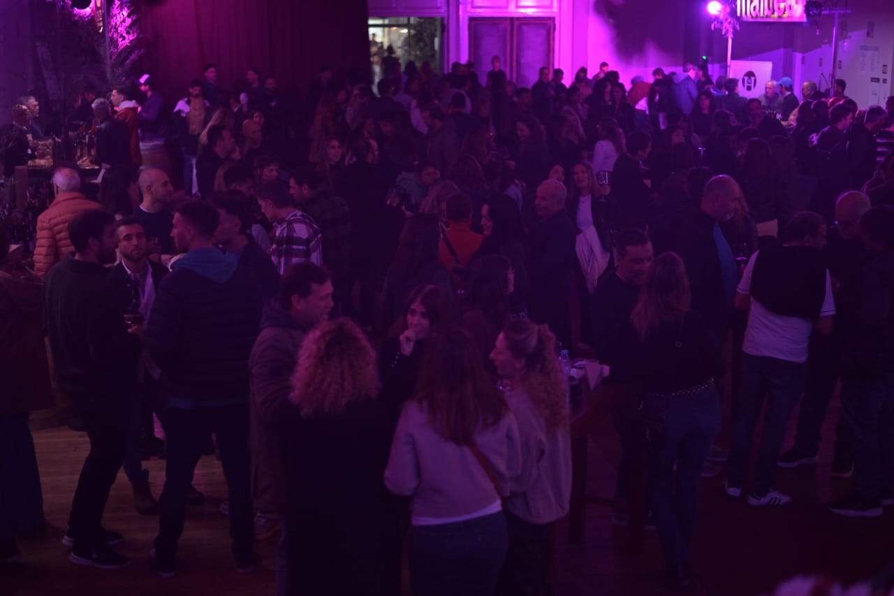 Esta noche continúa el Paseo del Vino