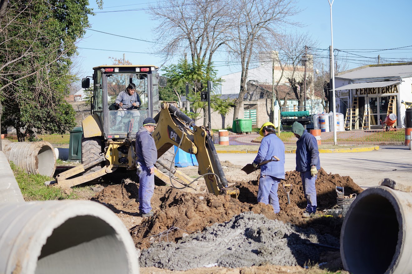Solución para un problema histórico: avanza la obra de desagüe en 22 y 1