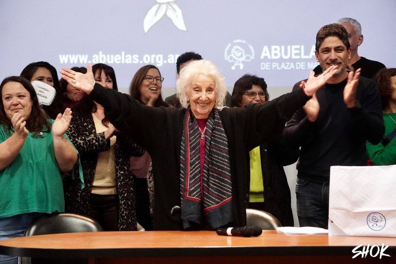 Abuelas de Plaza de Mayo: La emocionante restitución del Nieto 140