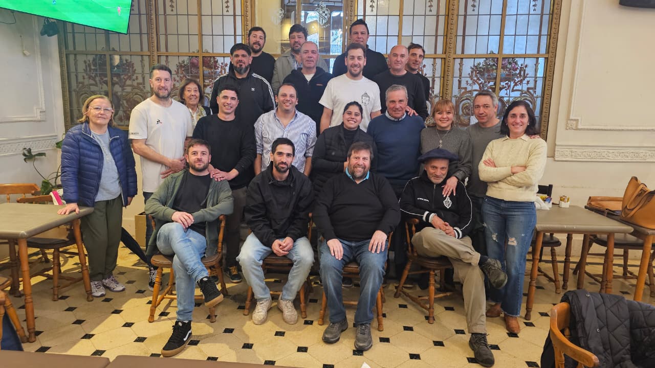 De Paola y Ponce continúan al frente del Club Mercedes al renovar autoridades