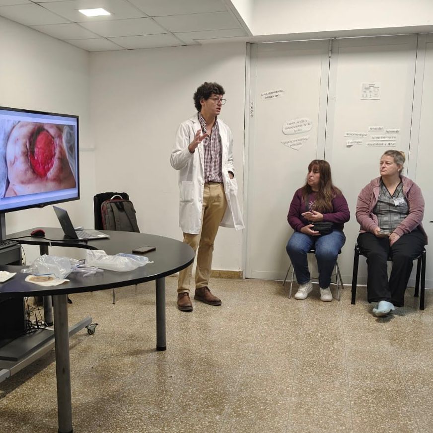 Capacitación en el Hospital Dubarry para personal y estudiantes de enfermería
