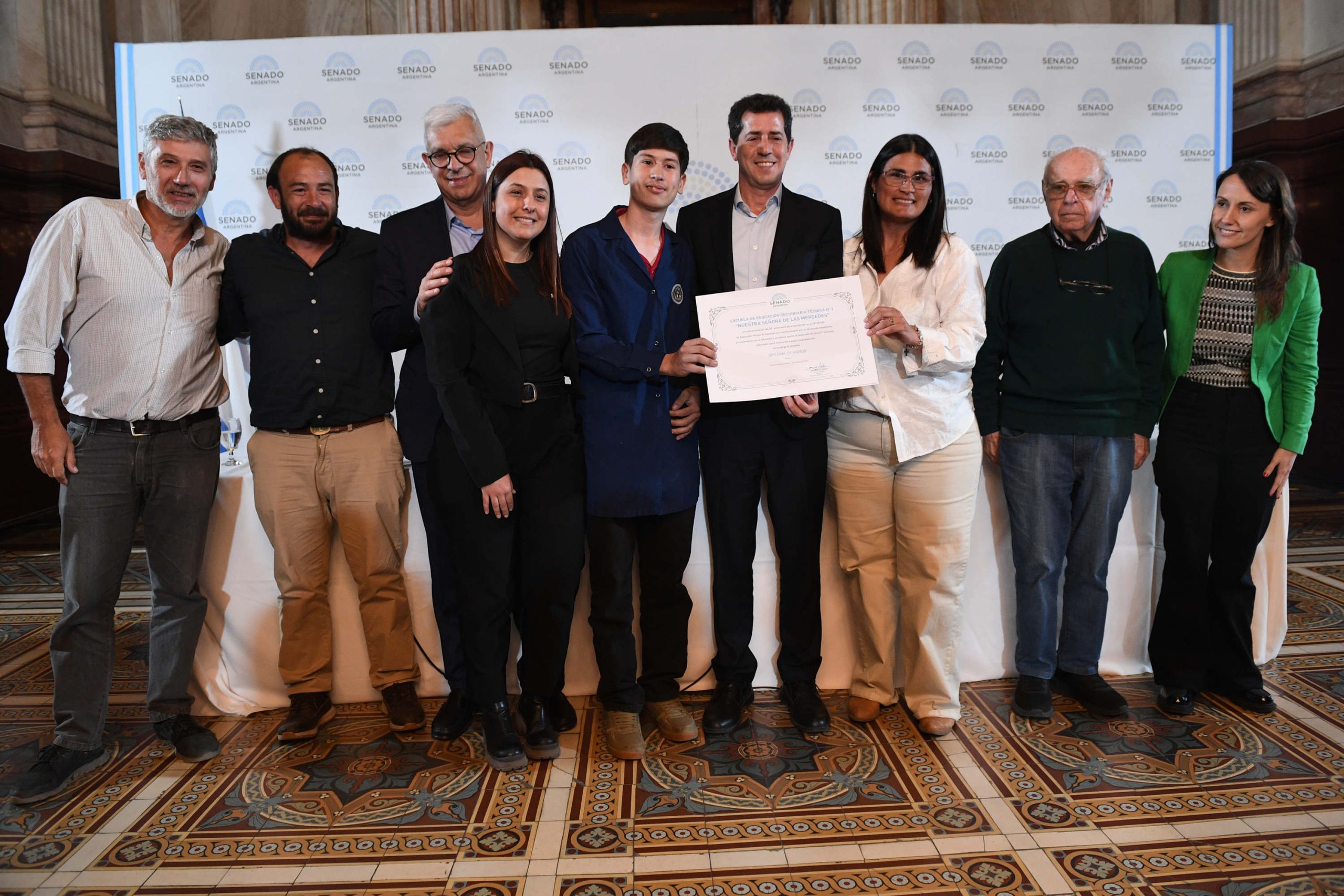 Wado de Pedro, escuela industrial