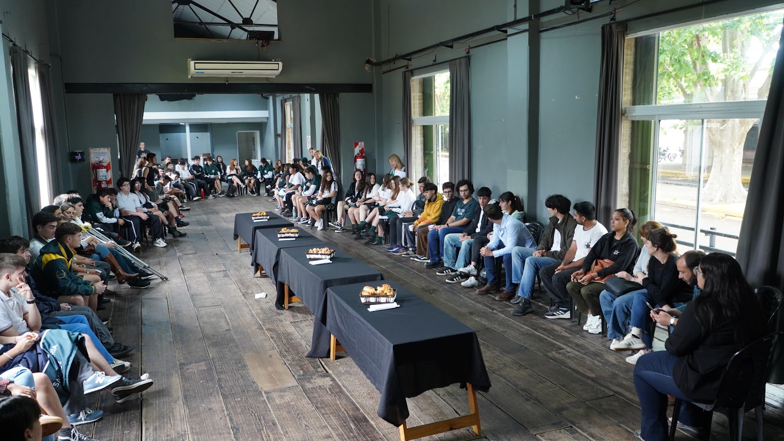 Encuentro con estudiantes