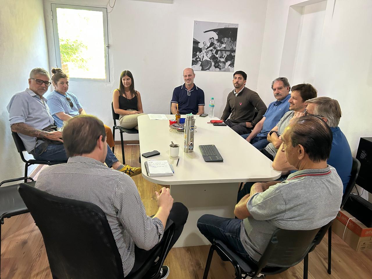 Encuentro por la seguridad vial junto a Estaciones de Servicios