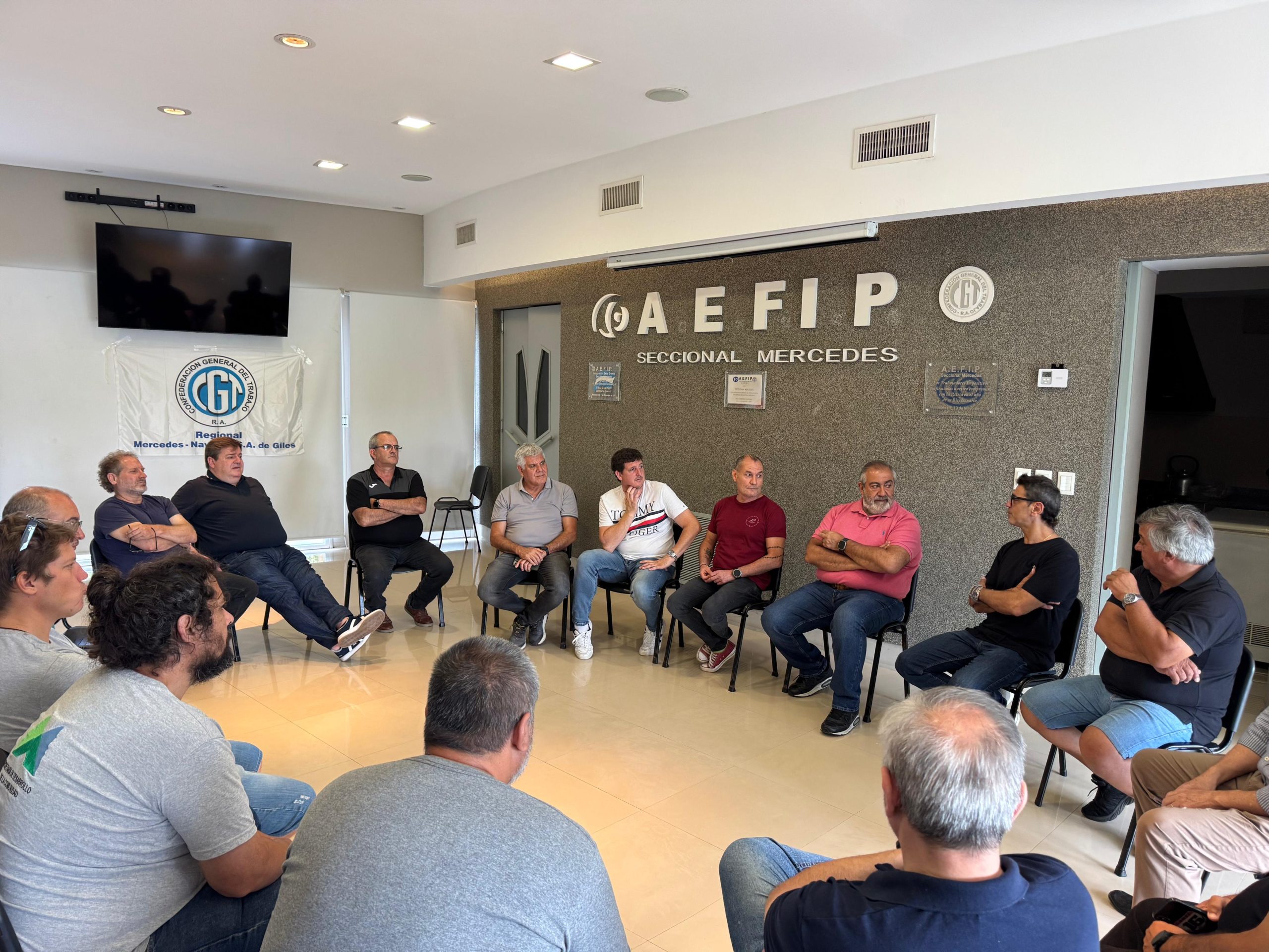Representantes de la CGT Mercedes se reunieron con Héctor Daer
