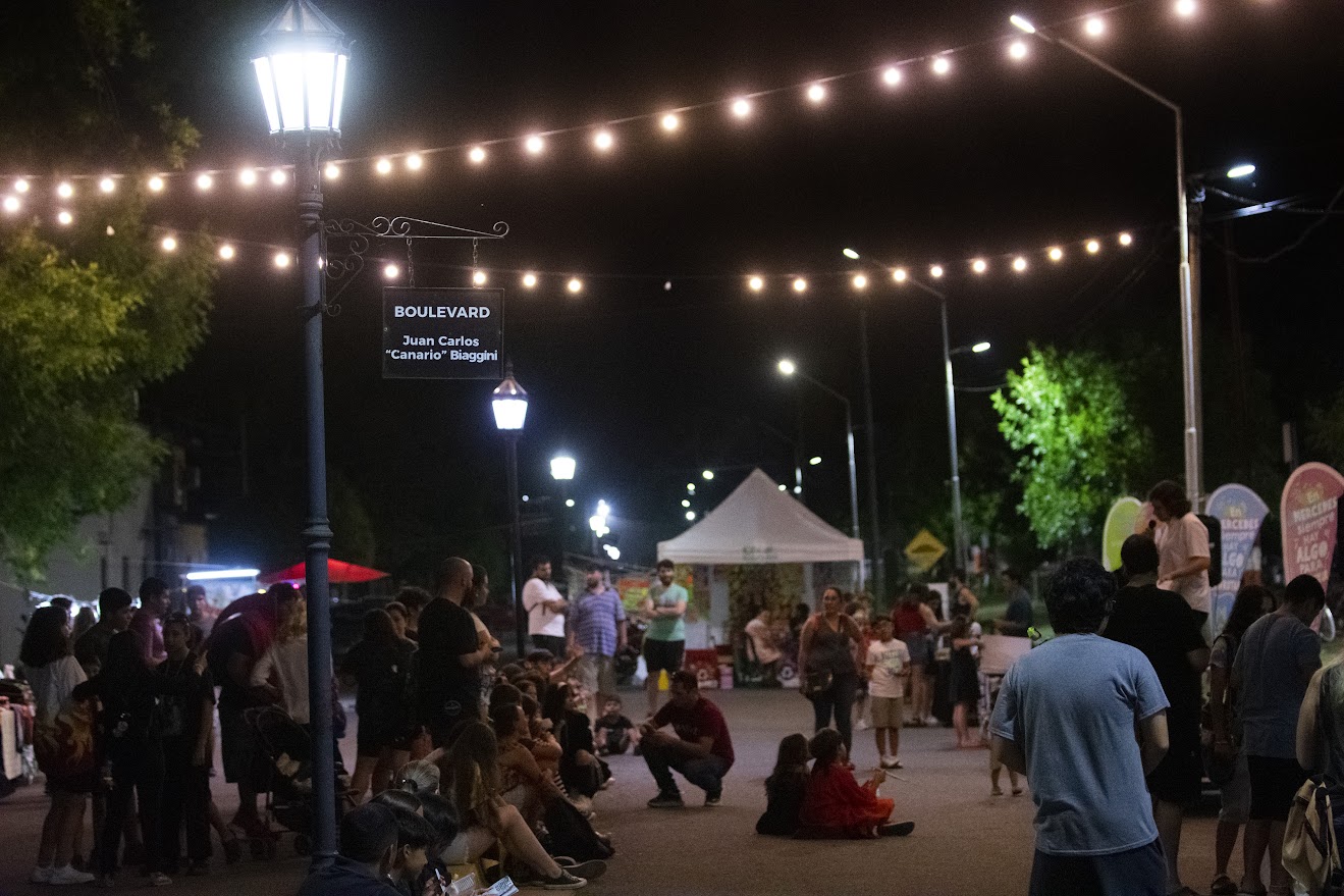 Fin de semana con paseo de artesanos en avenida 42