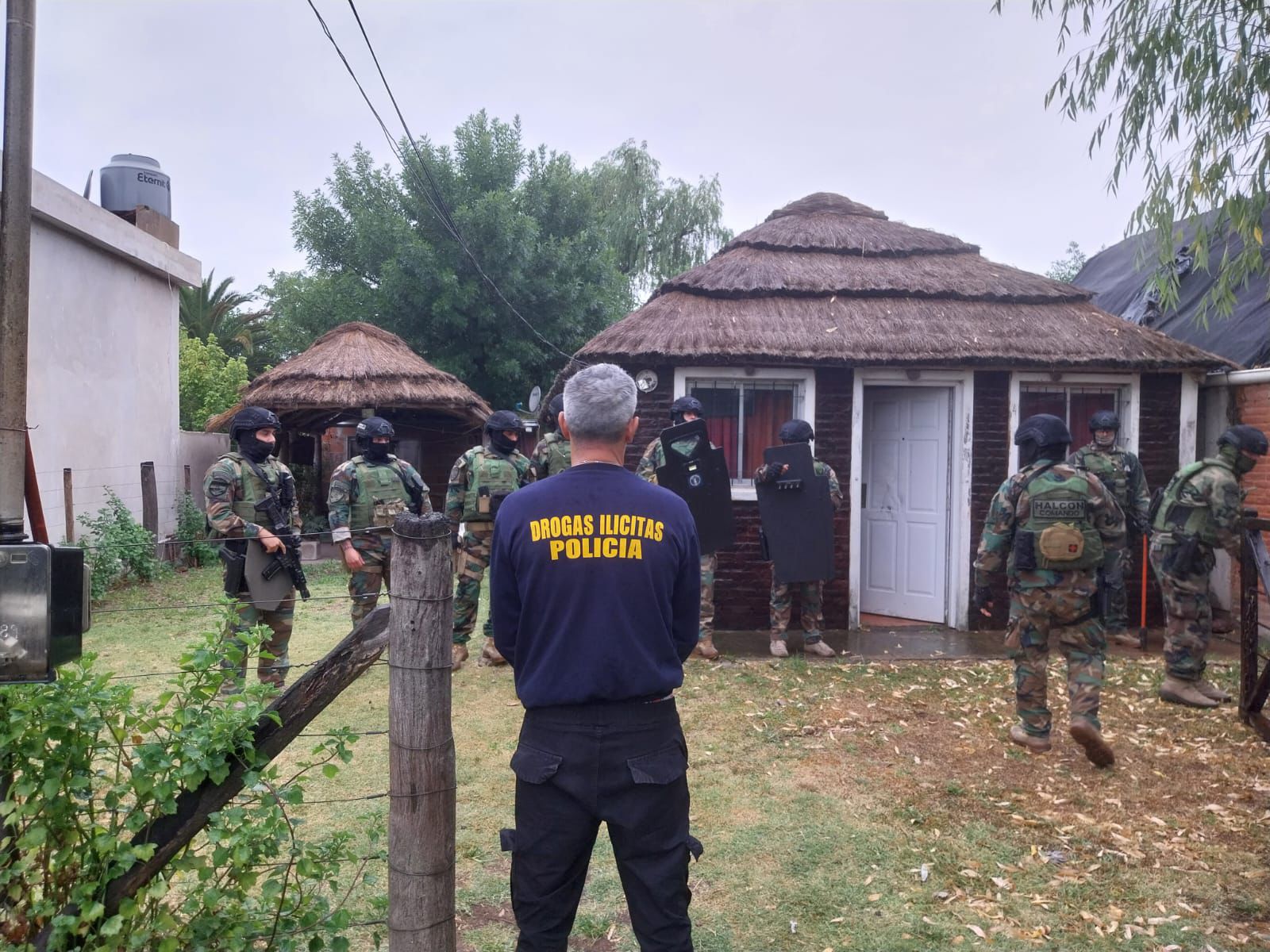 Desbaratan banda de venta de drogas en Lujan con participación mercedina