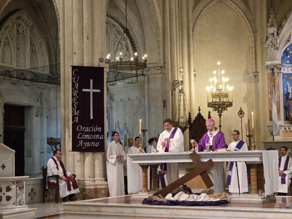 La comunidad de Mercedes se unió en oración por la Patria en la Catedral