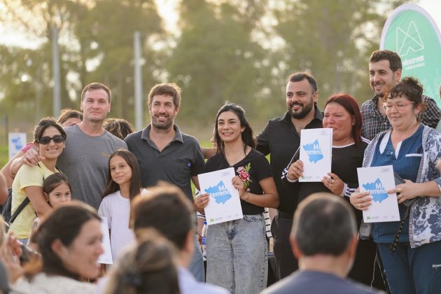 Municipio entregó Terrenos