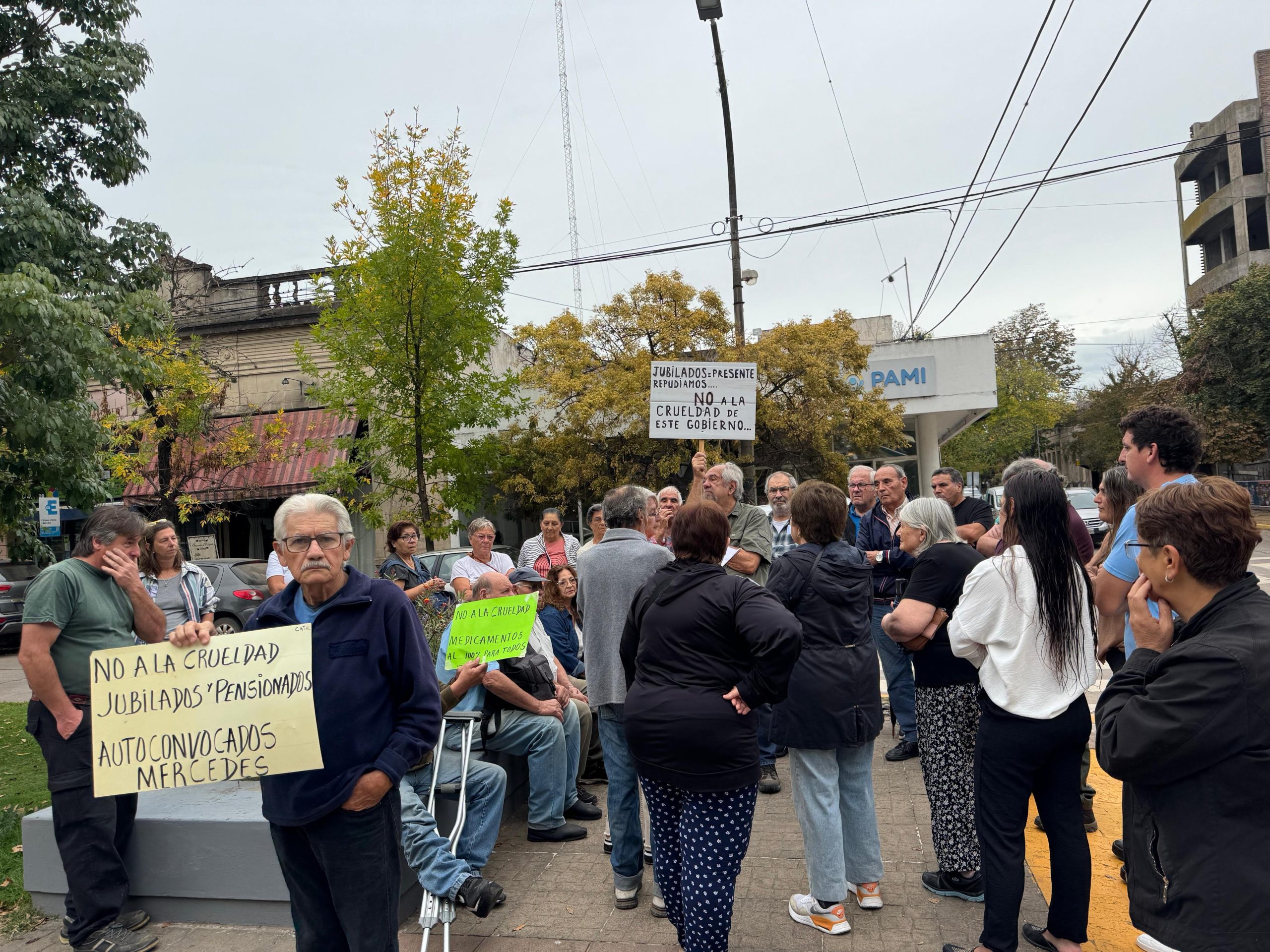 Jubilados reclaman en PAMI