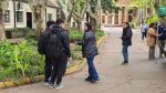 Trabajadoras y trabajadores Nodocentes llevarán adelante un paro nacional de 24 horas sin asistencia a los lugares de trabajo este miércoles 8 de abril. La medida de fuerza dispuesta por la Federación FATUN es “en defensa de nuestros derechos y de la Universidad Pública”. En una mesa informativa dispuesta en la Sede Central de la UNLu, el sindicato ATUNLu reclamó el cumplimiento de la Ley de Financiamiento Universitario. “Sin becas, salarios dignos y recursos para el funcionamiento y la infraestructura, no hay derecho a estudiar”, afirmó. El plan de lucha “en defensa de la universidad pública y de la dignidad de sus trabajadores” tendrá continuidad con nuevos paros de 24 horas anunciados por FATUN para el viernes 17 y el jueves 23 de abril.