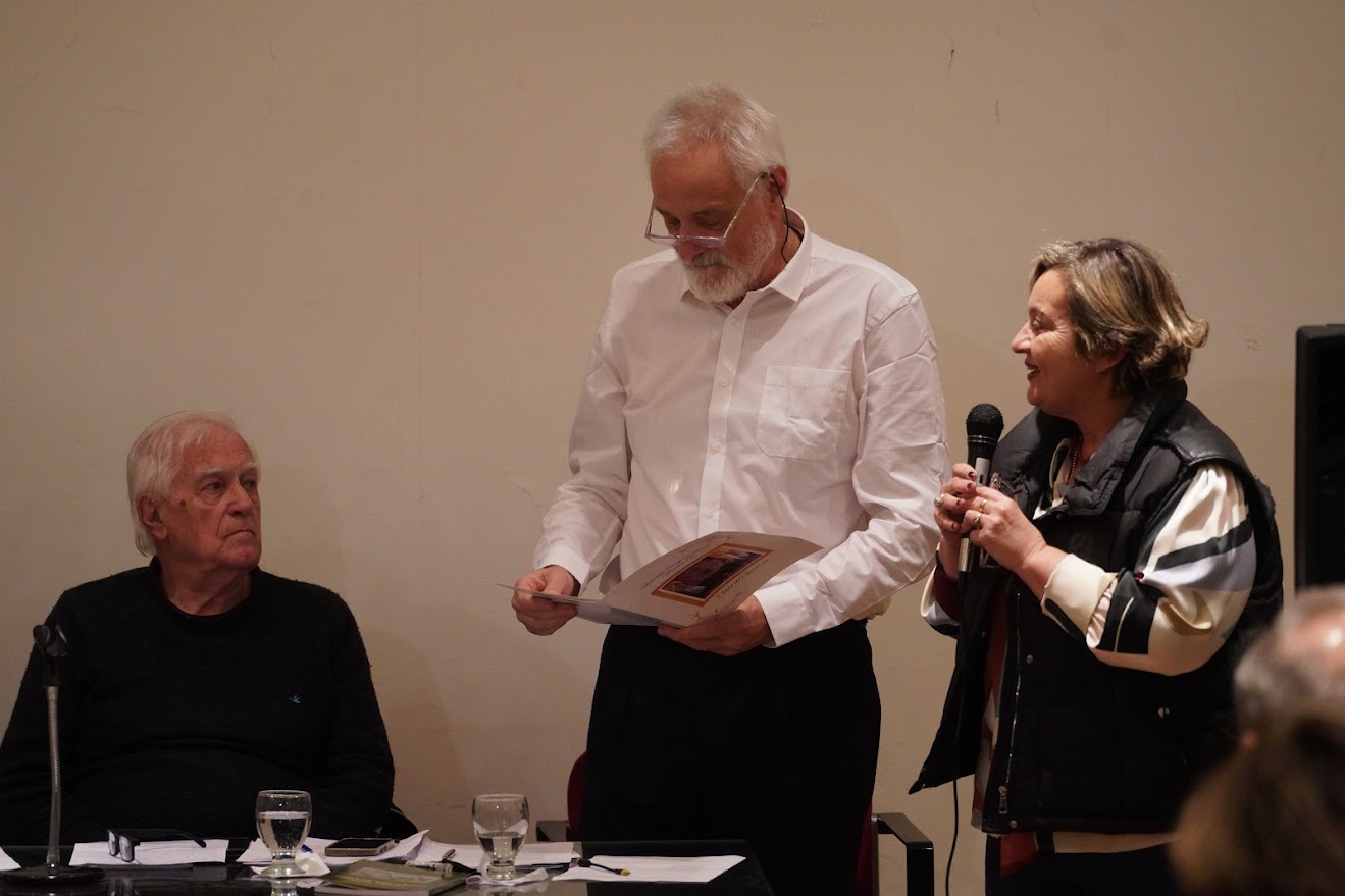 Ricardo Peyrás presentó su nuevo libro “Antes del olvido”