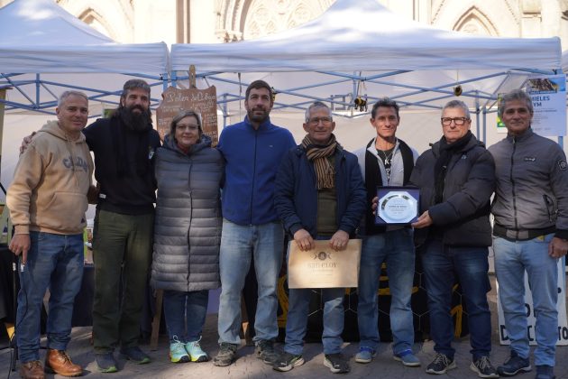 Escuelas, expo y reconocimientos en la Semana de la Miel