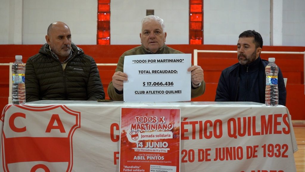 Club Quilmes recaudó más de 17 millones de pesos en el festival "Todos por Martiniano" La comisión directiva de la institución presentó el balance oficial del evento solidario realizado en la Liga Mercedina. El 100% de los fondos ya fue entregado a la familia de Martiniano Palazzo. Agradecieron el apoyo de los vecinos, empresas, instituciones y la Municipalidad de Mercedes. Recaudado En un importante acto de transparencia, las autoridades del Club Atlético Quilmes detallaron los resultados del gran festival benéfico "Todos por Martiniano", llevado a cabo el pasado domingo en el predio de la Liga Mercedina de Fútbol. La recaudación total en efectivo y transferencias alcanzó la cifra de $17.066.436, suma que fue destinada íntegramente a acompañar la recuperación del pequeño Martiniano. Jornada La jornada, que combinó encuentros deportivos y espectáculos artísticos, contó con la estelar participación de Abel Pintos —quien entonó el Himno Nacional— y la presencia de figuras como Eduardo Feinmann, Sabrina Rojas y destacados exjugadores profesionales como José Chatruc, Lucas Castromán y "Pipa" Gancedo, entre otros. Agradecimiento Durante la conferencia de prensa, Walter Repetto, presidente de Quilmes, expresó su felicidad: "Queríamos informar el balance de este evento solidario. Estamos muy contentos y agradecidos con toda la comunidad mercedina, con los exjugadores que se pusieron el evento al hombro, con Abel Pintos por ser la frutilla del postre, con las empresas y con la logística del municipio liderada por el intendente". Por su parte, el vicepresidente de la institución, Fernando Moner, brindó precisiones sobre el dinero y las donaciones: "El monto exacto que ingresó por transferencia y efectivo es de 17.066.436 pesos. Además, recibimos muchísimas donaciones materiales como electrodomésticos y neumáticos de personas que prefieren el anonimato. A pesar de lo difícil que está la situación económica, el mercedino demostró una vez más que cuando la causa es justa, siempre está presente". Continuidad Desde el club confirmaron que la ayuda no se detiene. Próximamente se sortearán camisetas oficiales donadas por los futbolistas Federico Lértora y Santiago Sosa para seguir recaudando fondos. Además, Moner anunció que el municipio y los demás clubes locales les cedieron un espacio clave para la próxima Fiesta Nacional del Salame Quintero (9, 10 y 11 de septiembre): "El Club Quilmes tendrá a su cargo el estacionamiento y la cantina de bebidas y comidas. Todo lo recaudado será el 100% para Martiniano. Tendremos entre 60 y 70 personas del club trabajando y ya hay muchos comercios que donarán carne, pan y chorizos. El apoyo que estamos teniendo es impresionante", concluyó.