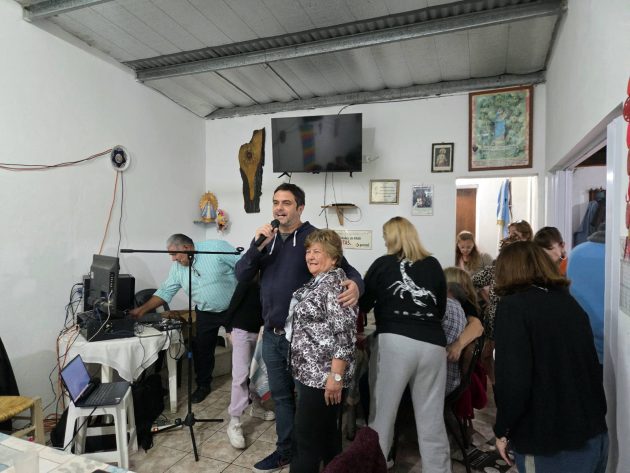 Celebran el Día del Amigo en Centro de Jubilados