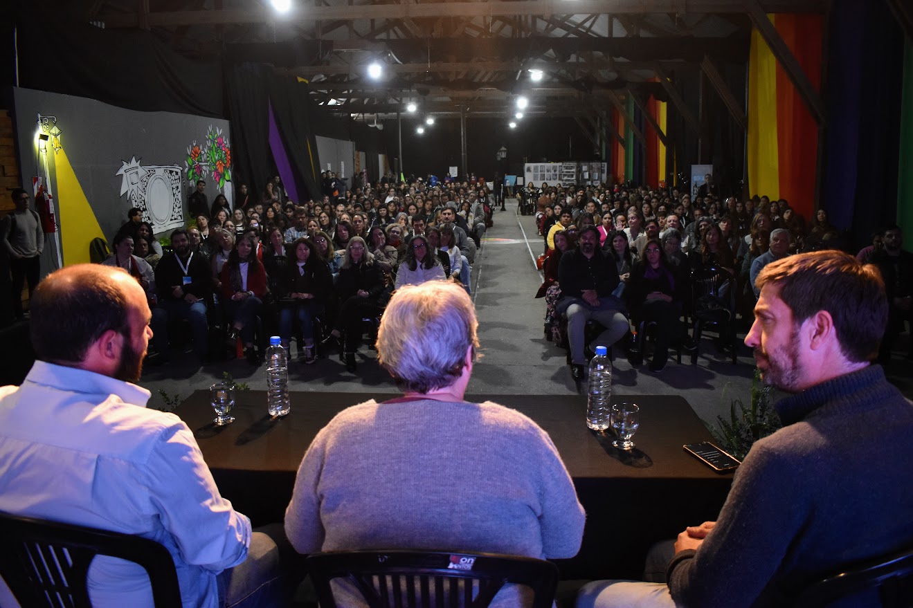 Con gran participación y la visita de ministra Terigi, cerró la primera jornada del 3° Congreso de Educación en Mercedes