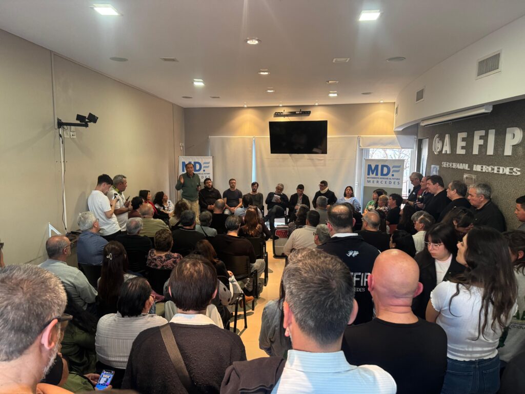 MDF reunió en Mercedes a una amplia representación política, sindical y social