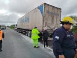 Susto en Ruta 5: se incendió el neumático de un camión de gran porte a la altura de Suipacha