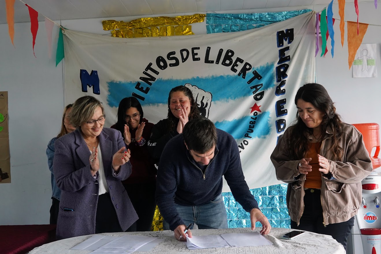Municipio firma convenio con Centro Barrial del MTE
