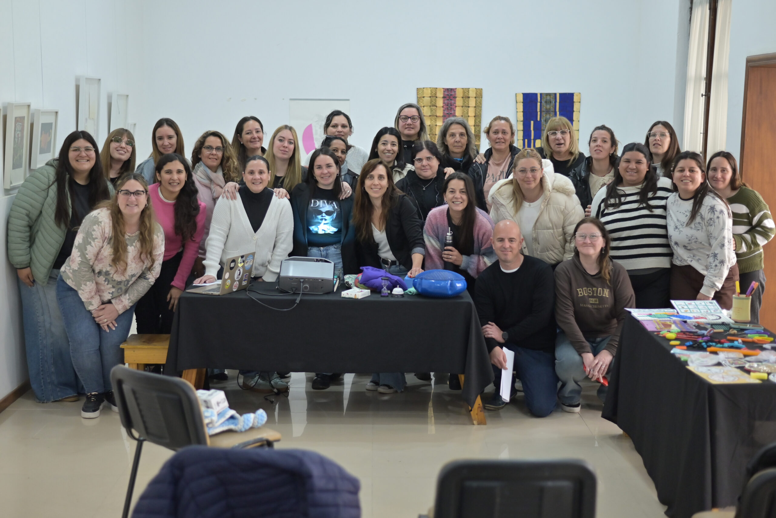 Éxito de convocatoria en una capacitación sobre herramientas sensoriales para acompañantes terapéuticos escolares